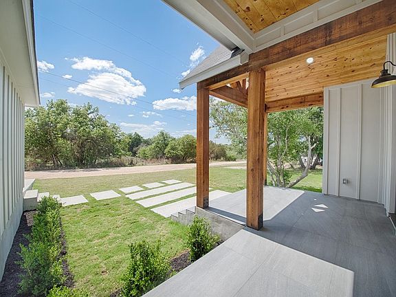 5th image of 106 W Briar Drive