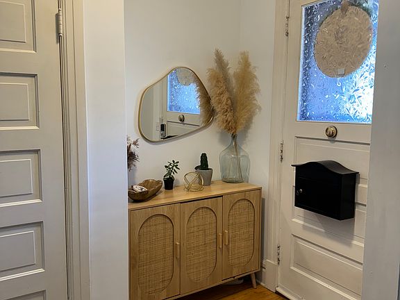 5th image of 423 Market St