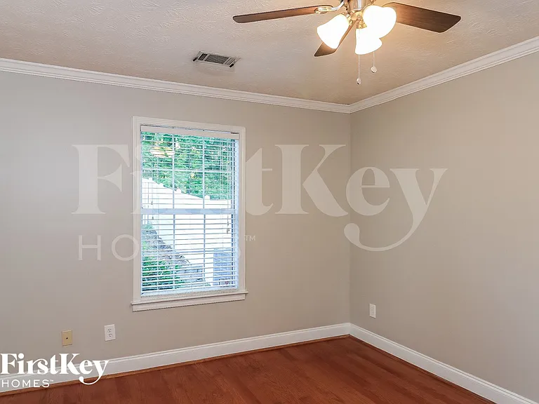 680 Crossbridge Aly — Photo 12