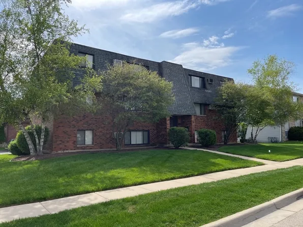1253 Getzelman Dr APT 2N, Elgin, IL 60123