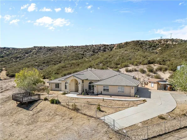 3950 Coriander Dr, Hesperia, CA 92345