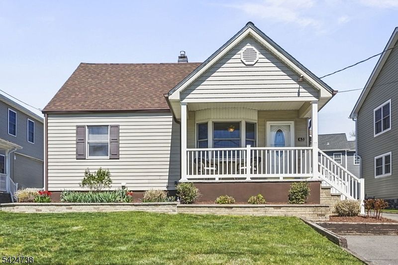 1st image of 63 Coldevin Rd