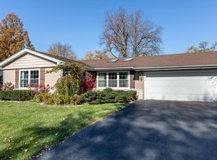 228 Clearmont Dr, Elk Grove Village, IL 60007