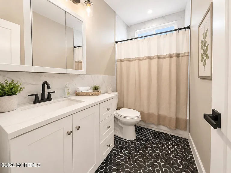 202 Palermo Ave — Photo 13