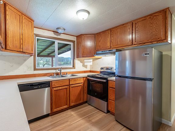 5th image of 240 Blands Ln