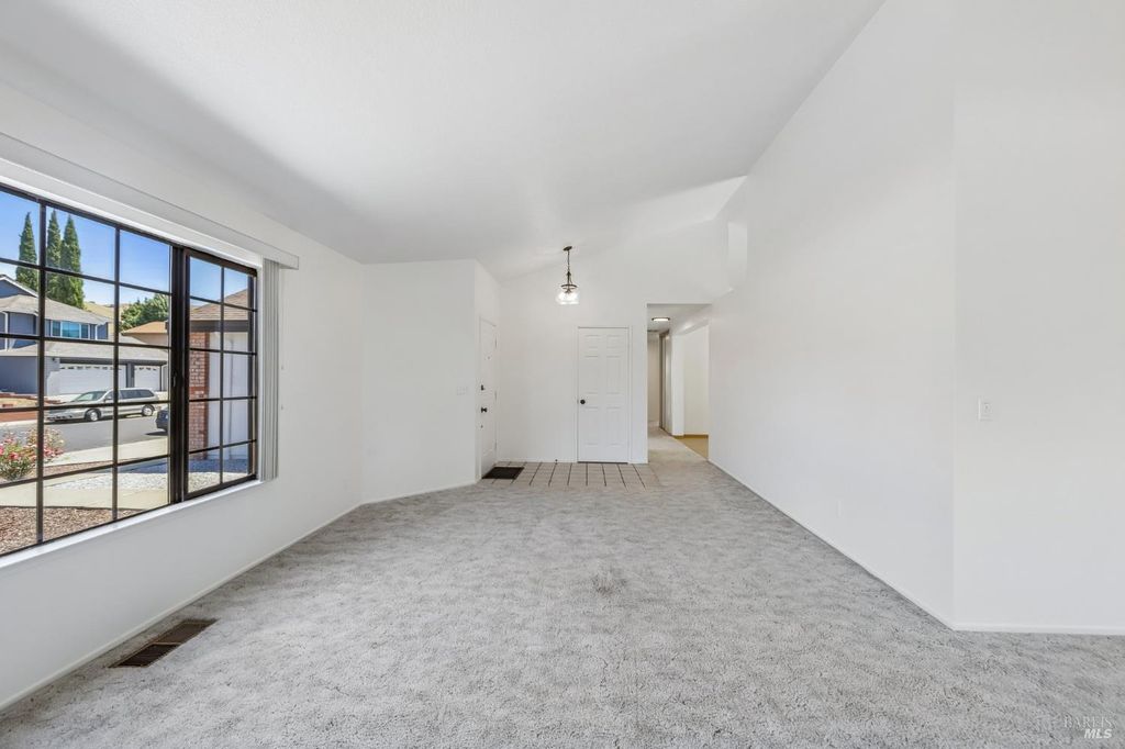 1019 Linden Avenue, Fairfield, CA - View 3