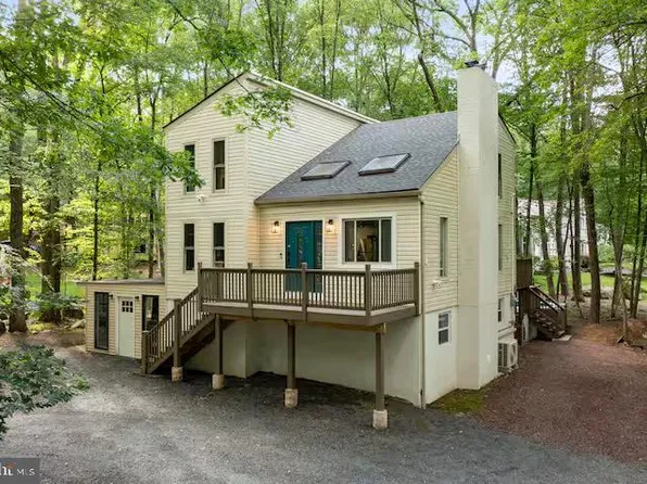 1166 Woodland Dr, East Stroudsburg, PA 18301