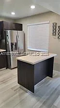 2 bed, 2.0 bath, 1220 sqft, $2,400 — Photo 2