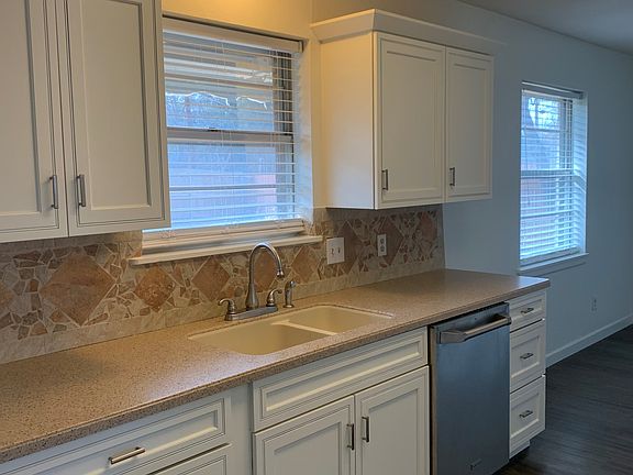 5th image of 1526 Glenwood Dr