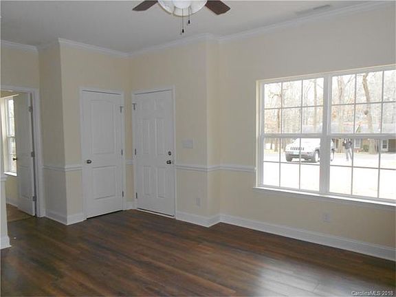 4th image of 509 Windy Dr #55
