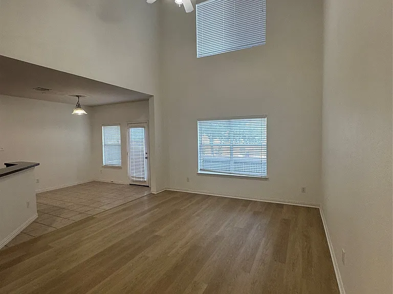 8745 Manhattan Ave — Photo 3