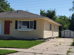 1109 N Stark St, Davenport, IA 52804