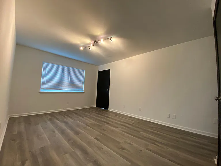 740 Mozley Dr SE #B6 — Photo 13