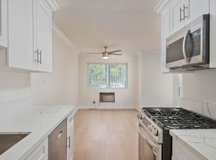 Newcastle, Encino, CA 91316