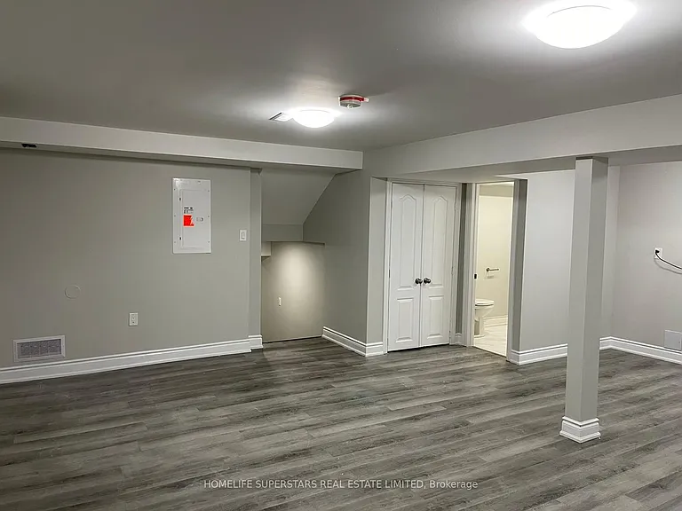 43 Oldfield Dr — Photo 18