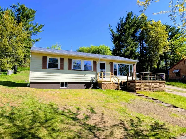 914 W Bluff St, Marquette, MI 49855