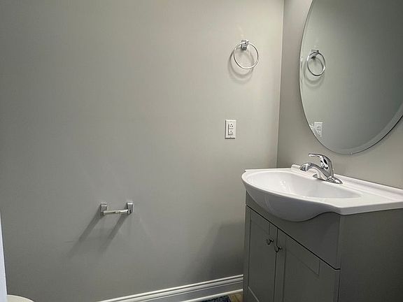 4th image of 130 Bellbrook Ln #2