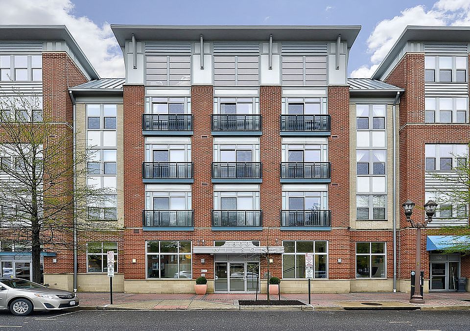 1st image of 1800 Wilson Blvd #404