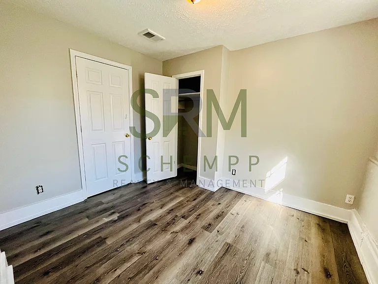 2300 W Madison St — Photo 7