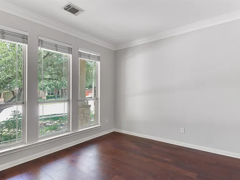 600 S Frontier Ln — Photo 5