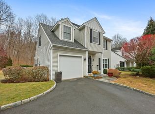 48 Village Ct UNIT 48, Wilton, CT 06897