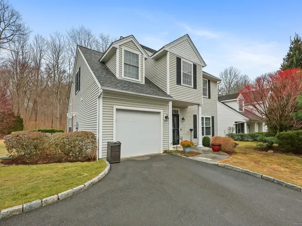 48 Village Court #48, Wilton, CT 06897