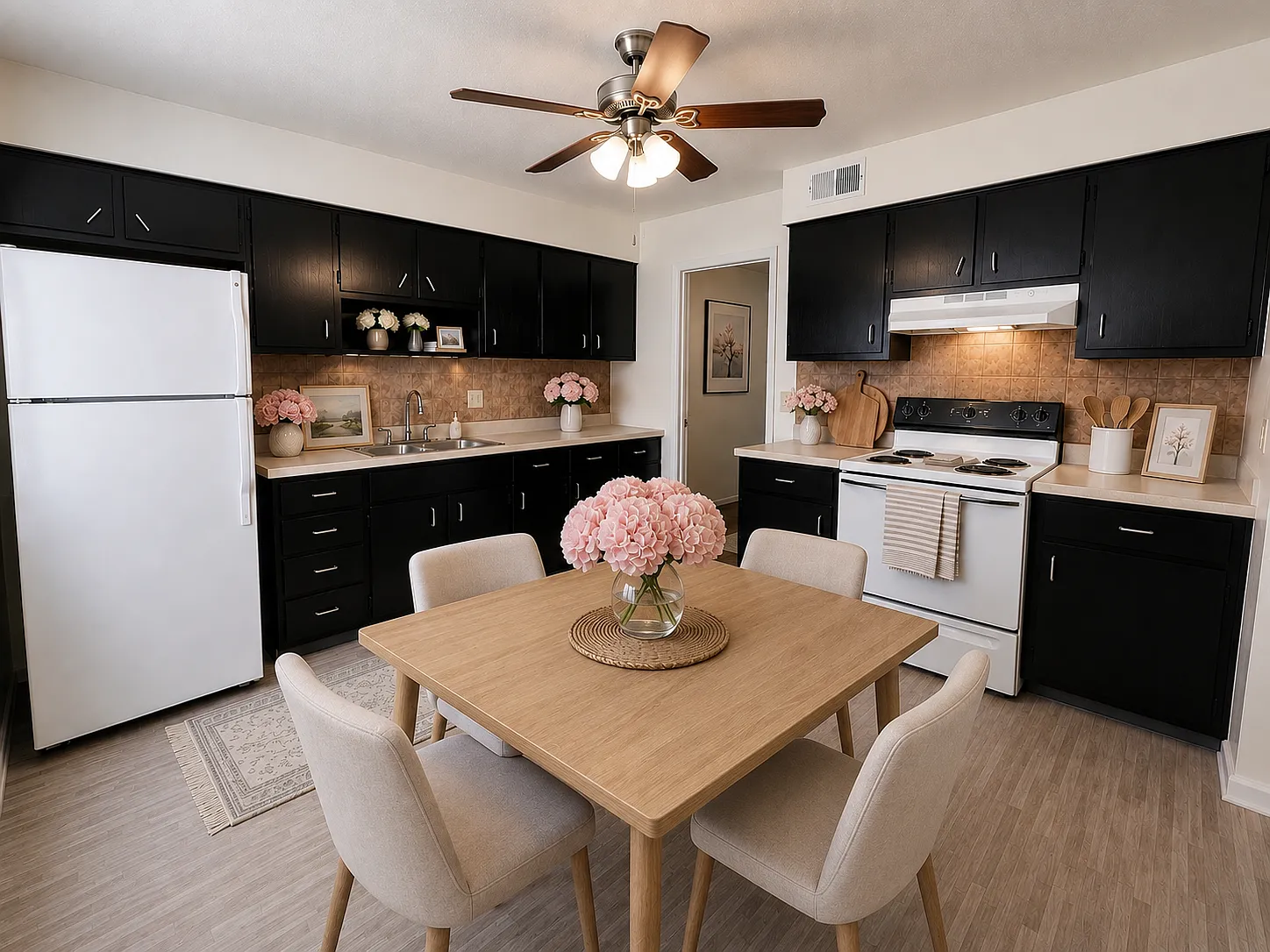 Mayfair Apartments — Photo 3