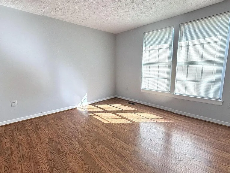 8106 Rhode Island Ave — Photo 28
