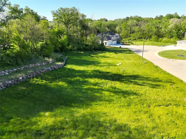 1122 S Wilder Pl, West Des Moines, IA 50266