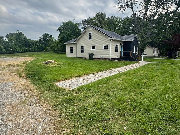 3rd image of 301 McLean Ave