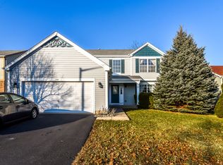 446 Hummingbird Ln, Bolingbrook, IL 60440