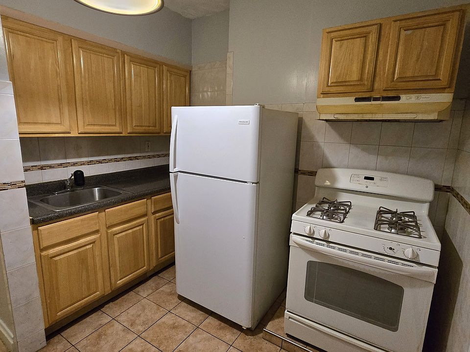 2nd image of 111 Baldwin Ave #1A