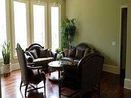 4th image of 3705 Milton Park Dr