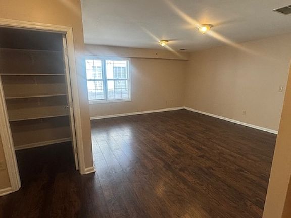 4th image of 399-401 North Ave