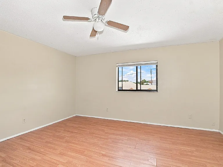 115 Michelle Ln #D — Photo 11