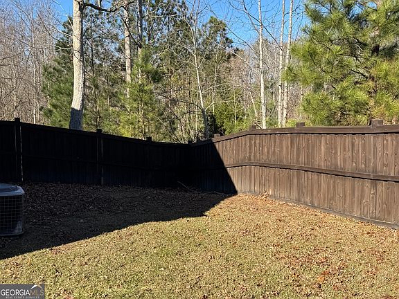 4th image of 120 Thornwood Dr SW