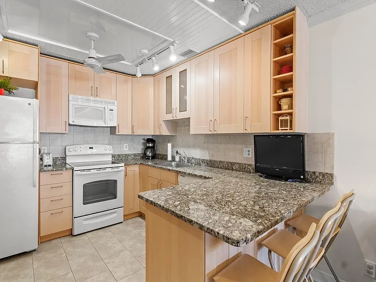 5100 Highway A1A #71H — Photo 15