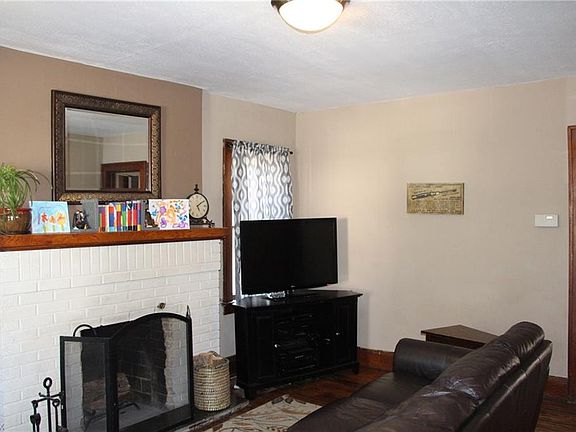 3rd image of 2472 Berk St