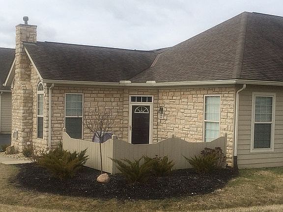 3rd image of 27 Autumn Woods Dr