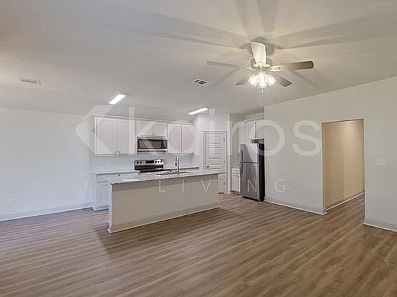 4th image of 8049 Hendrick Dr