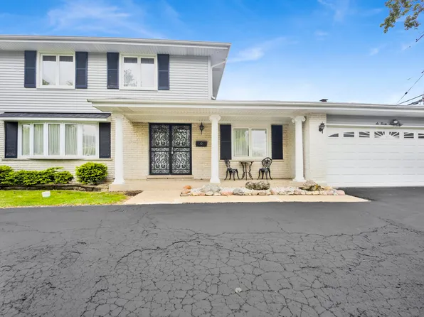 627 Kinkaid Ct, Des Plaines, IL 60016