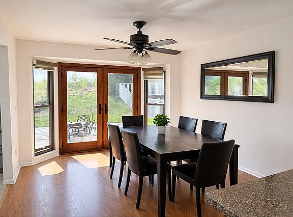4th image of 16 White Chapel Ct