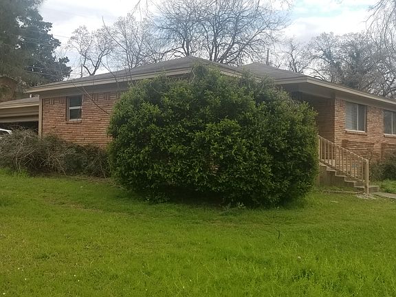 3rd image of 3520 Oak Creek Cir