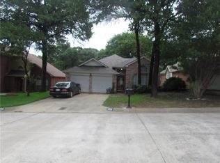 1625 Pacific Pl, Fort Worth, TX 76112
