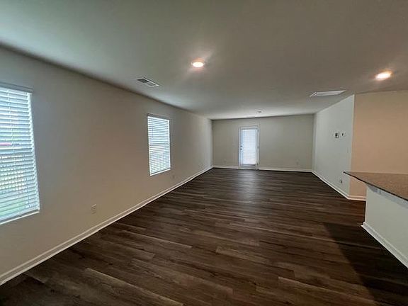 5th image of 72 Mustang St