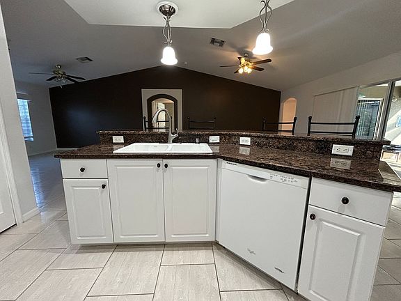 4th image of 1528 NE 34th Ln