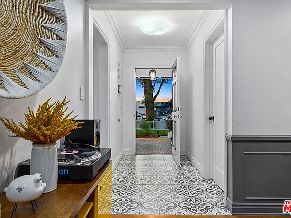 5th image of 22024 Costanso St