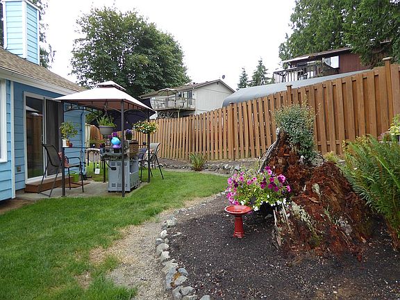 4th image of 2714 121st Ct NE