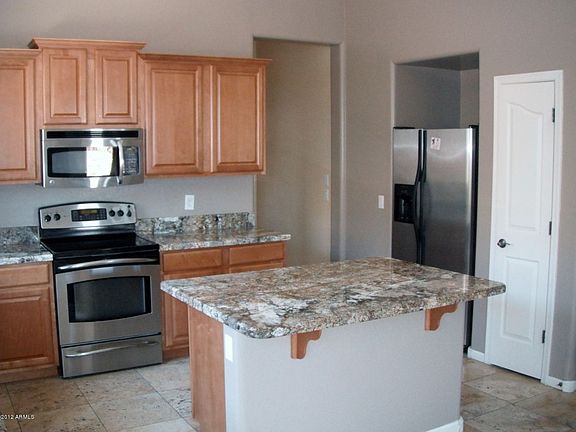 3rd image of 3938 E Vallejo Dr