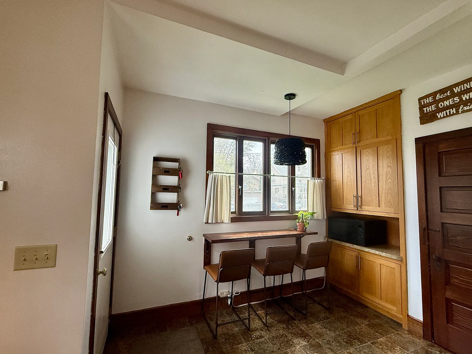 2 bed, 1200 sqft, $2,300 — Photo 4